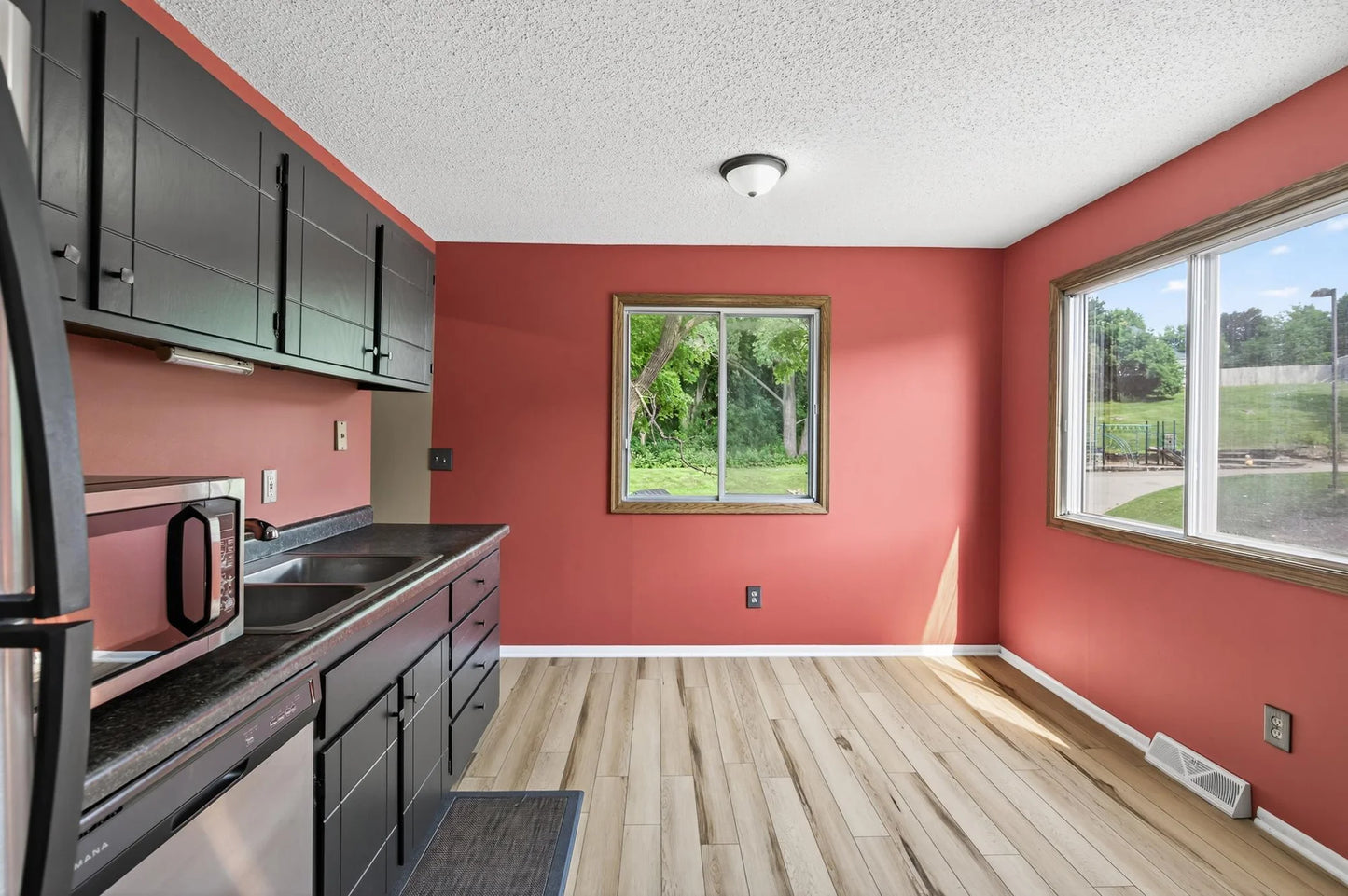 2365 Dorland Lane, Maplewood, MN 55119
