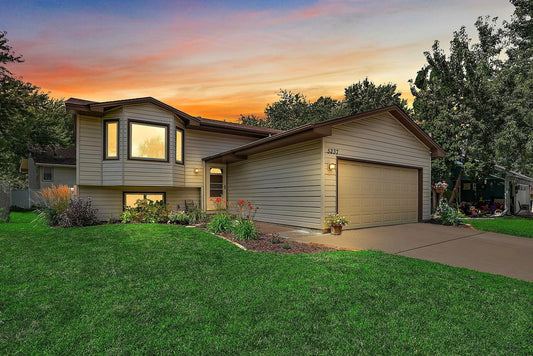 5237 Scott Avenue, Crystal, MN 55429