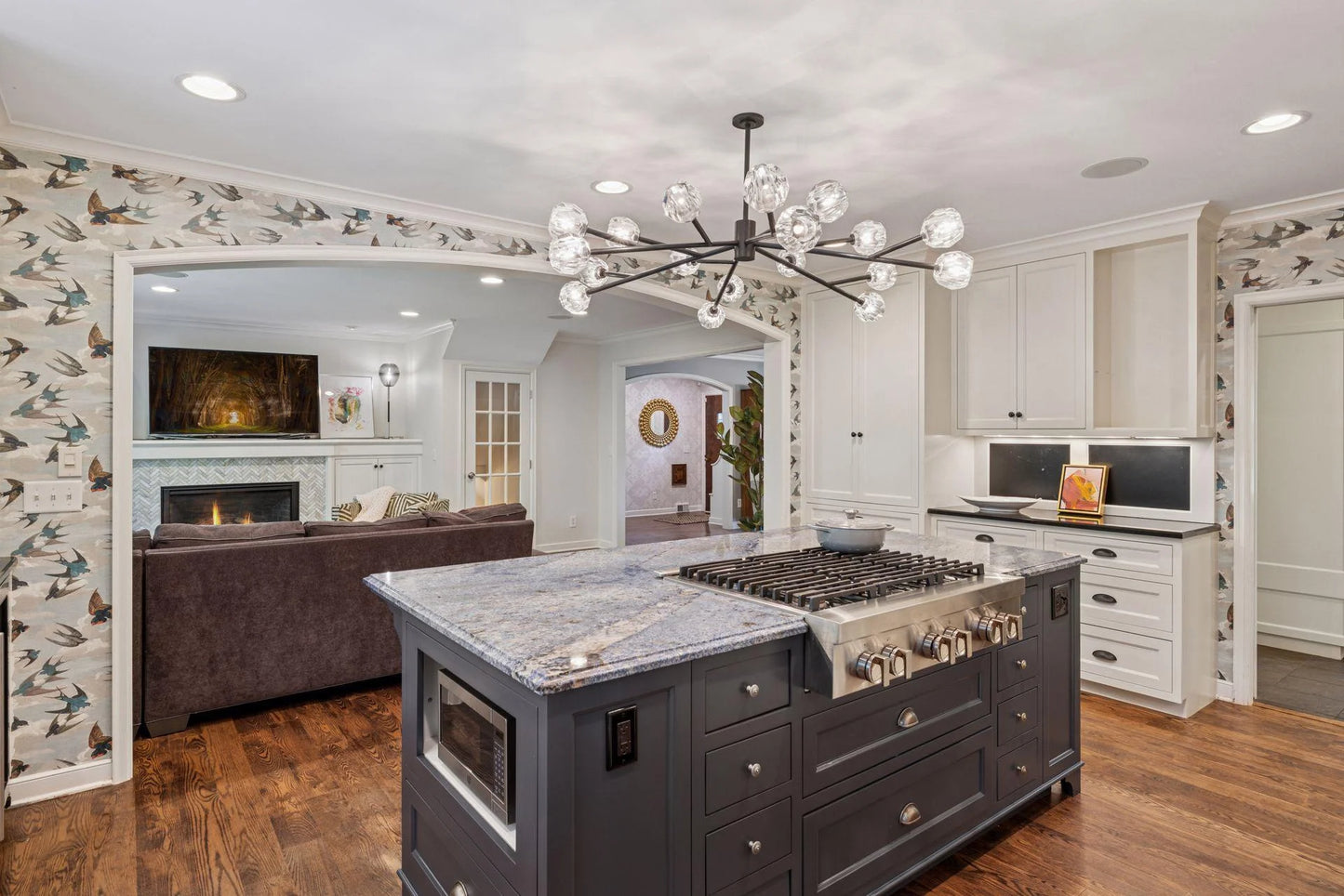 512 Janalyn Circle, Golden Valley, MN 55416