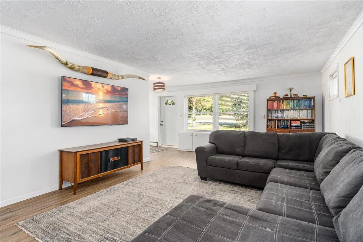 180 Saint Croix Trail, Lakeland, MN 55043