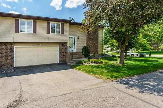 10350 Balsam Lane, Eden Prairie, MN 55347