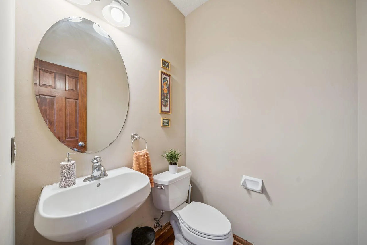 4628 Pinetree Curve, Eagan, MN 55122