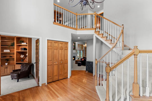 6310 Stag Horn Lane, Chanhassen, MN 55317