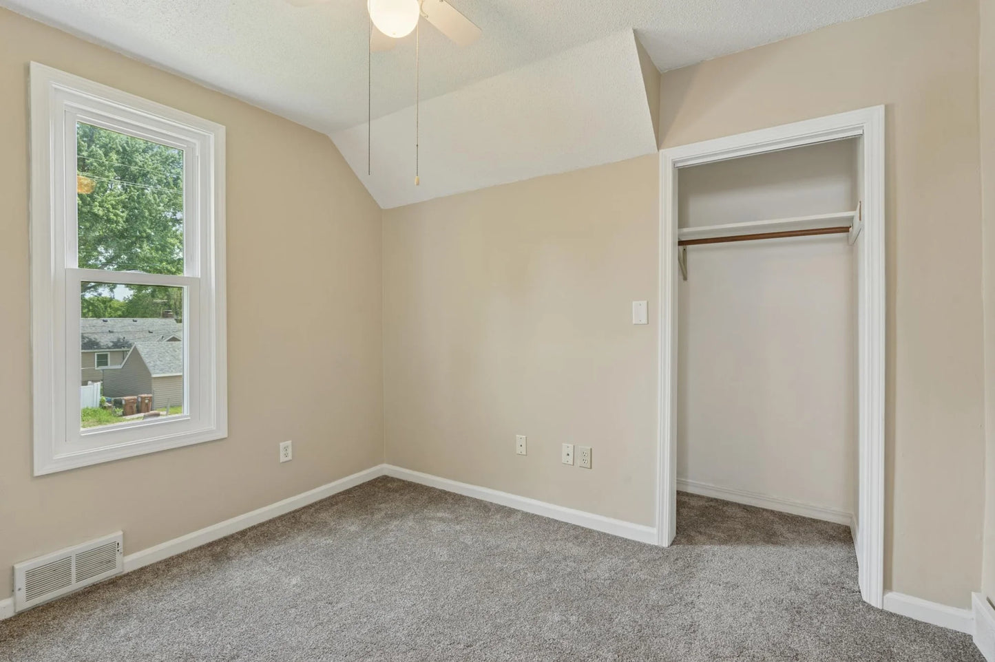 522 16th Avenue, South Saint Paul, MN 55075