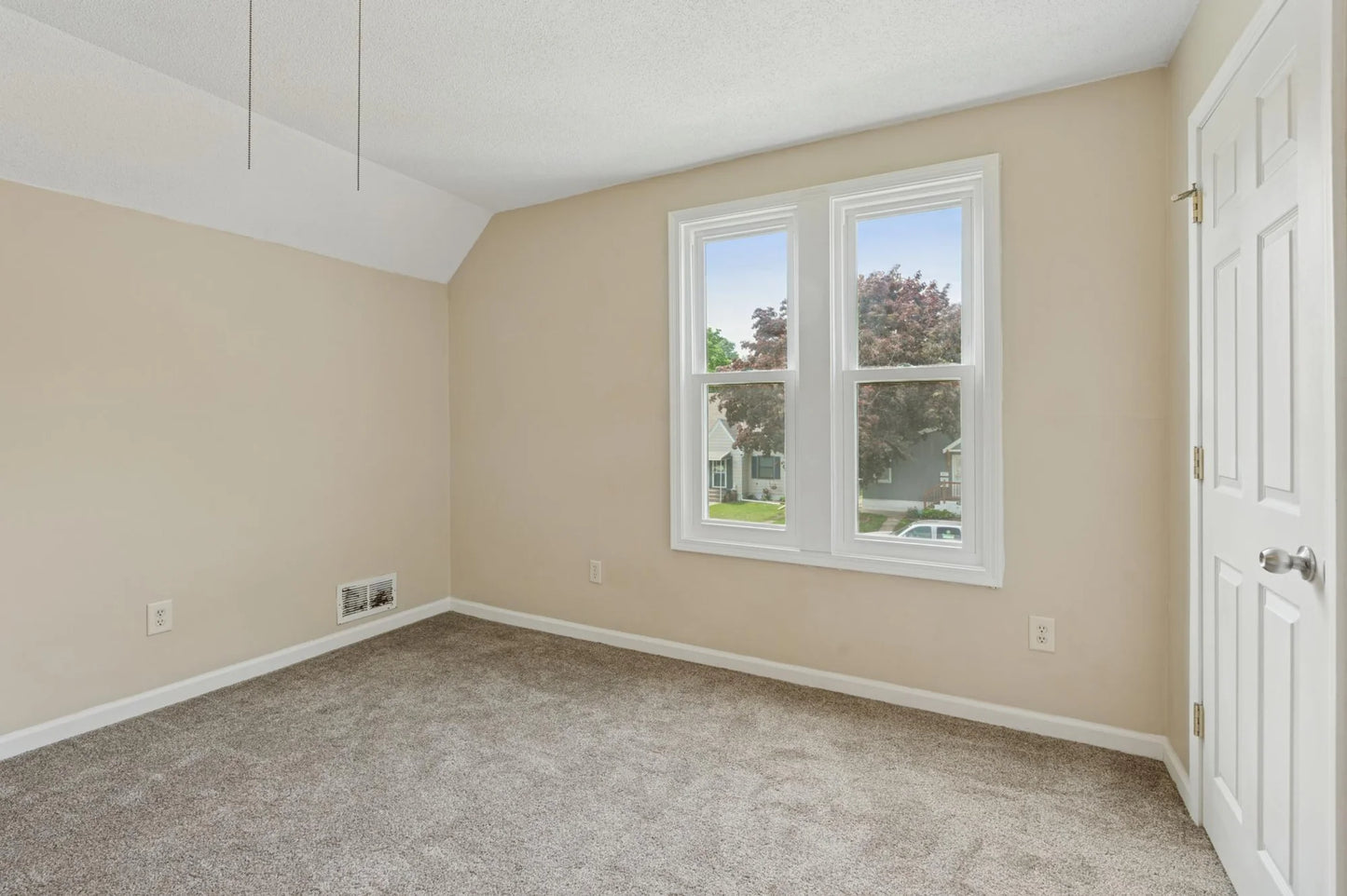 522 16th Avenue, South Saint Paul, MN 55075