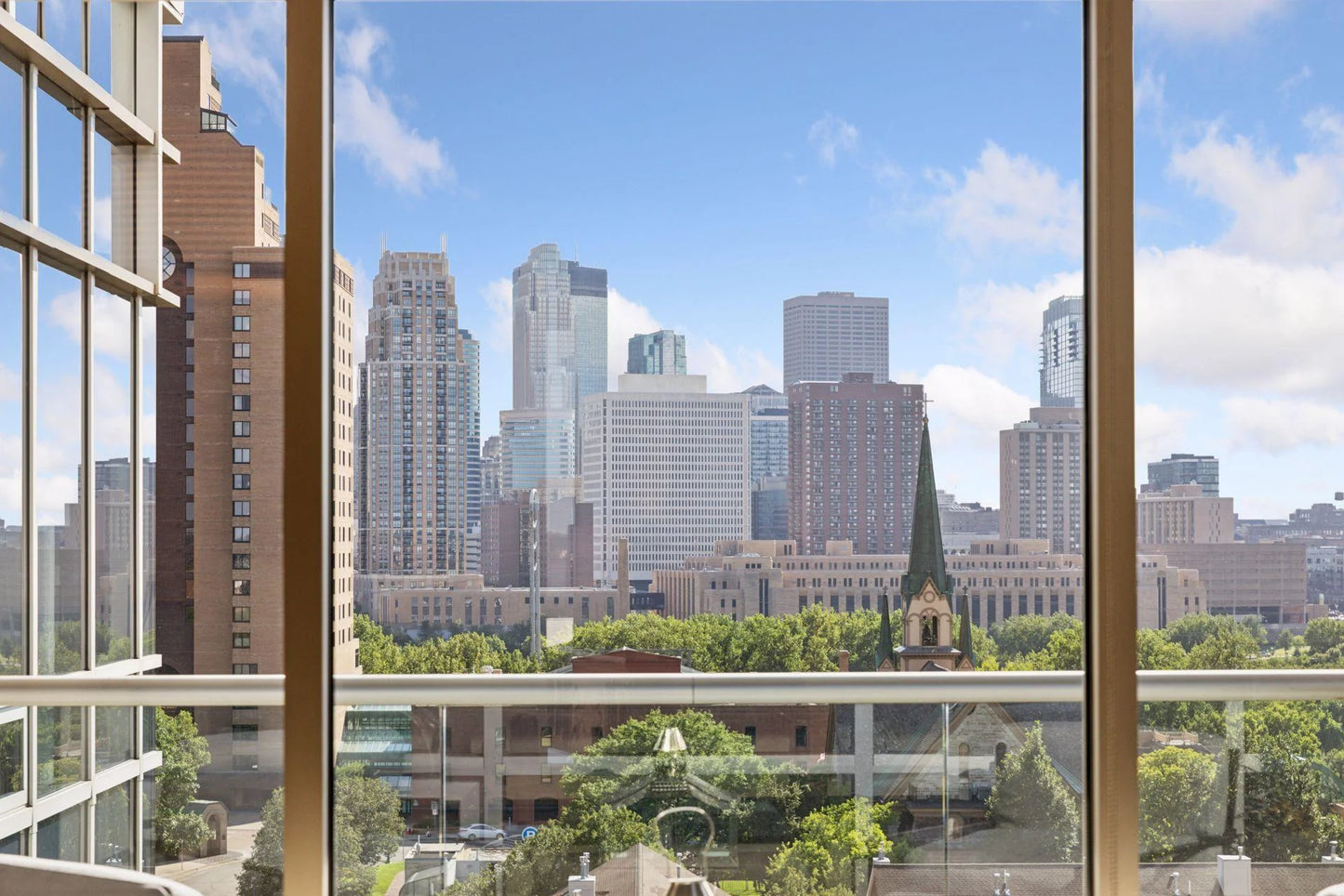 45 University Avenue, Minneapolis, MN 55414