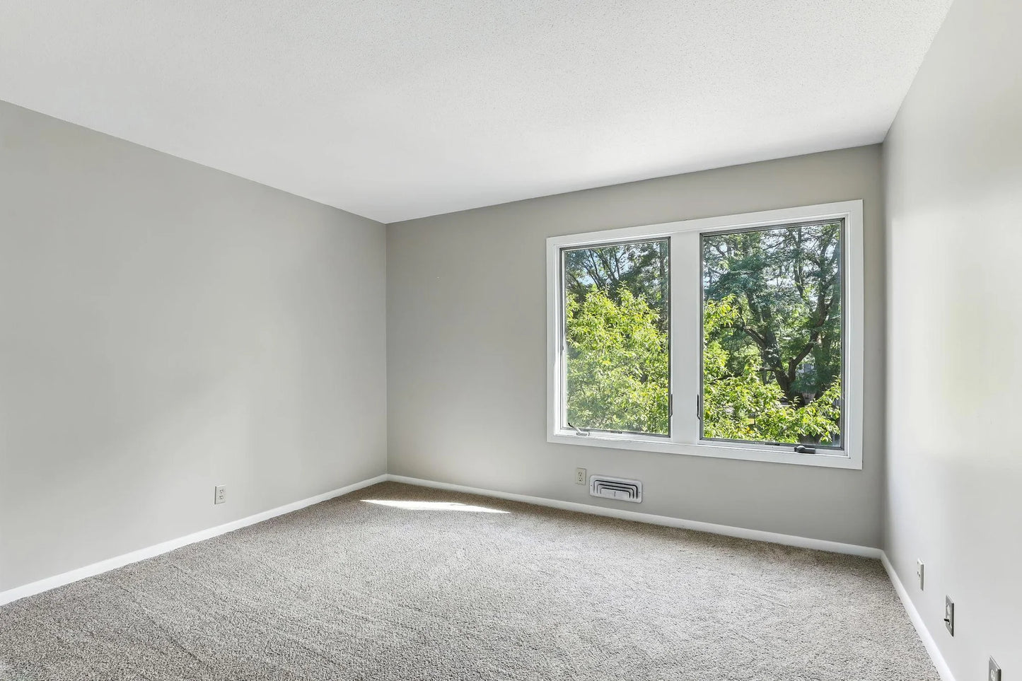 10260 Berkshire Road, Bloomington, MN 55437