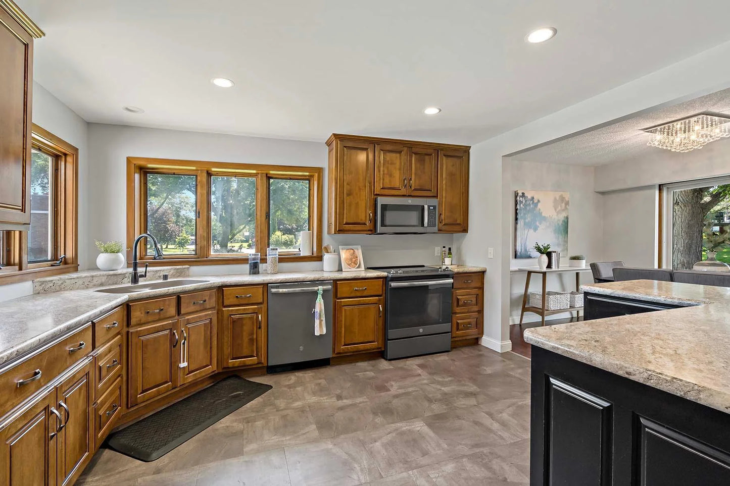 5105 Balsam Lane, Plymouth, MN 55442
