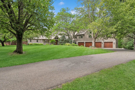 10420 Bluff Circle, Chaska, MN 55318