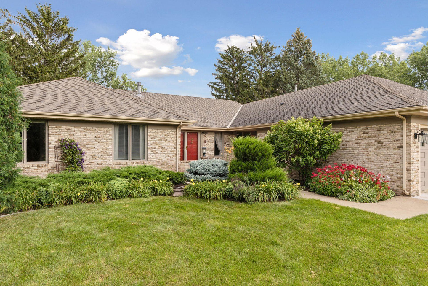 7509 Hyde Park Drive, Edina, MN 55439