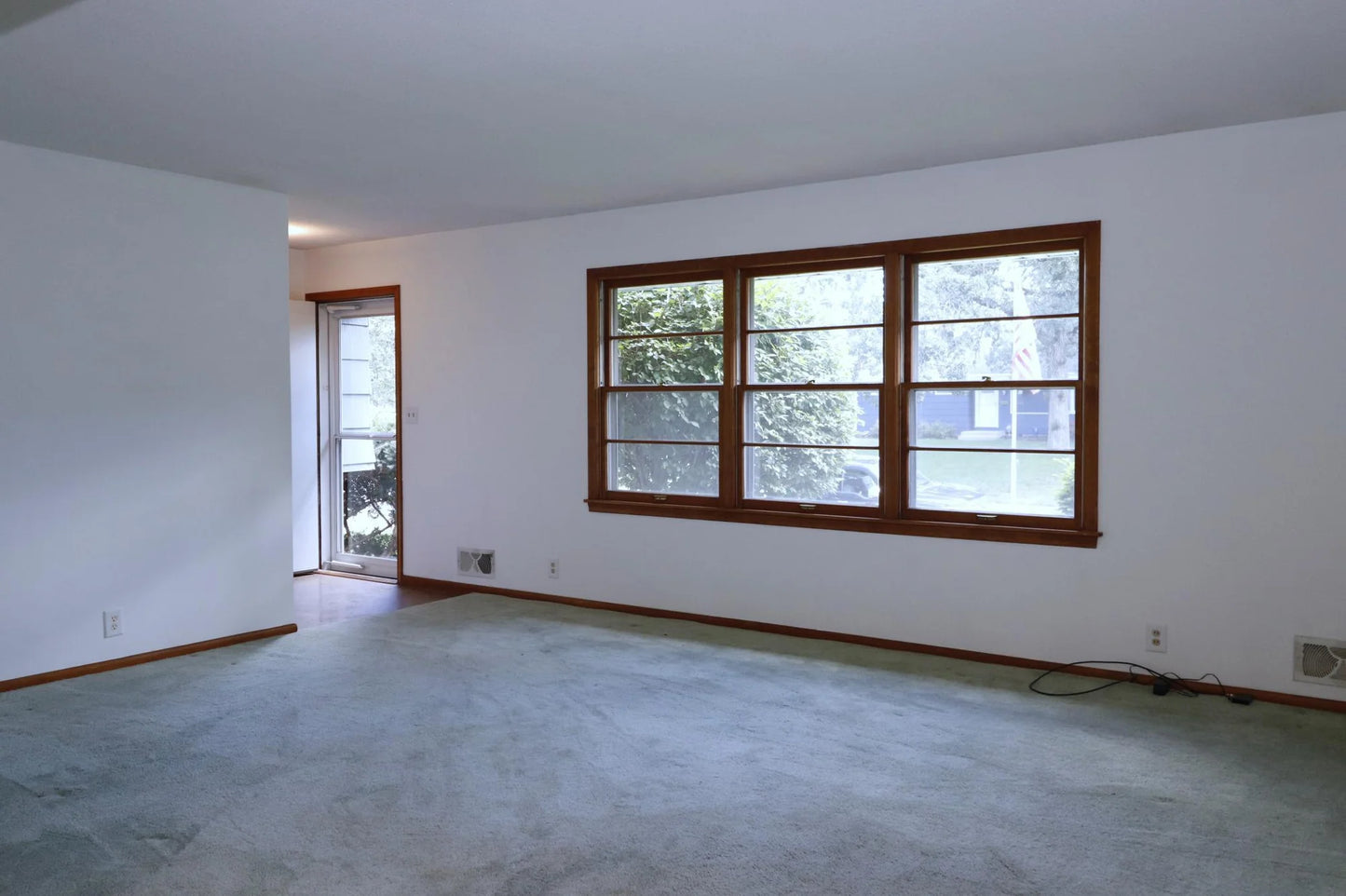 5043 Overlook Circle, Bloomington, MN 55437