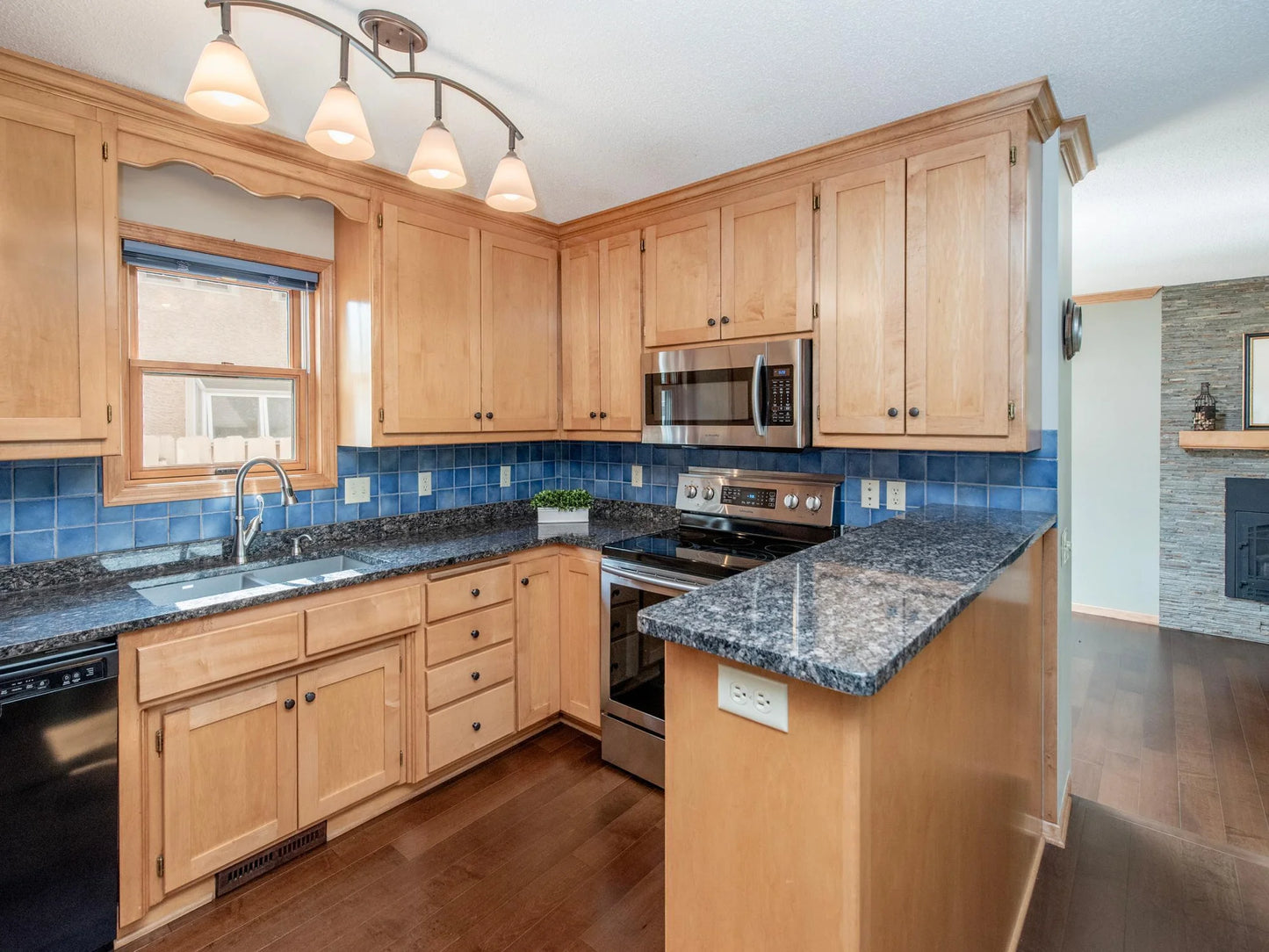 1407 Midway Parkway, Saint Paul, MN 55108