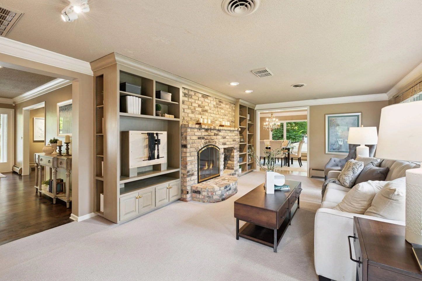 4801 Woodhill Way, Edina, MN 55424
