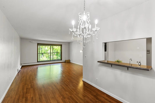 10441 Greenbrier Road, Minnetonka, MN 55305