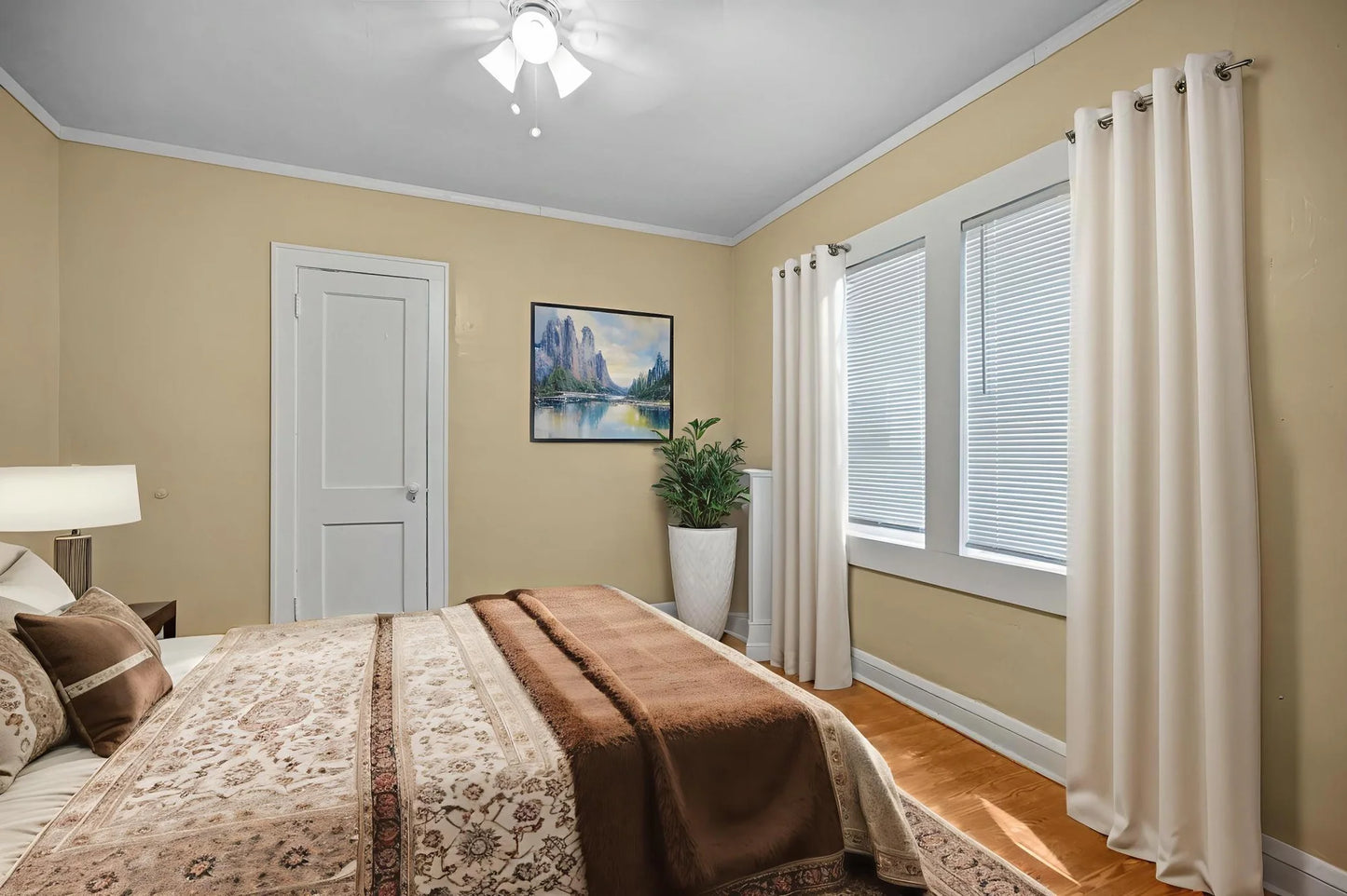 2512 Dupont Avenue, Minneapolis, MN 55405