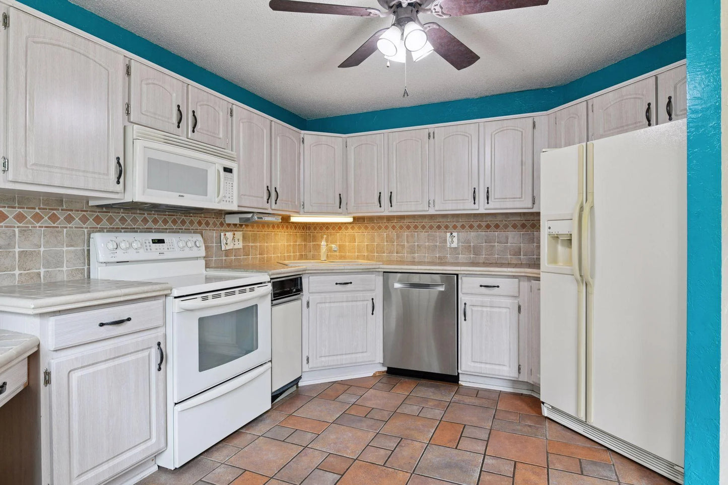 10246 Lee Drive, Eden Prairie, MN 55347