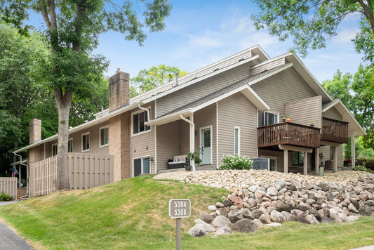 5304 Yorktown Lane, Plymouth, MN 55442
