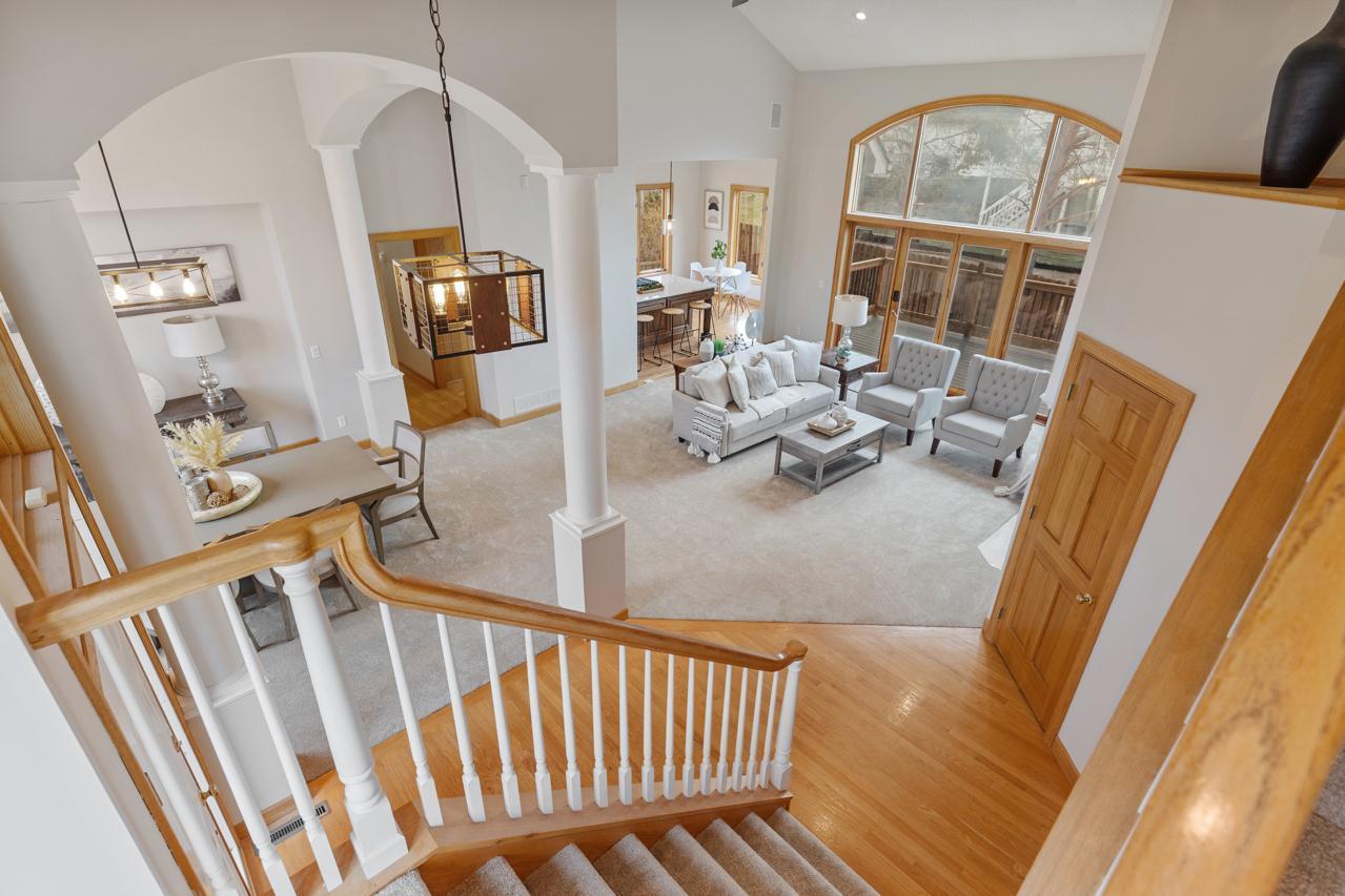 10035 Gristmill Ridge, Eden Prairie, MN 55347