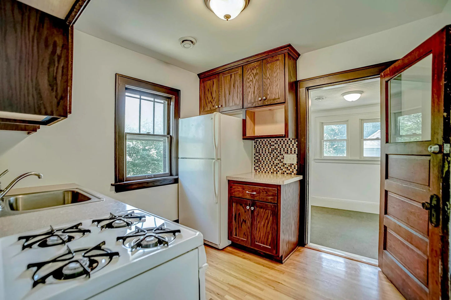445 Lexington Parkway, Saint Paul, MN 55105