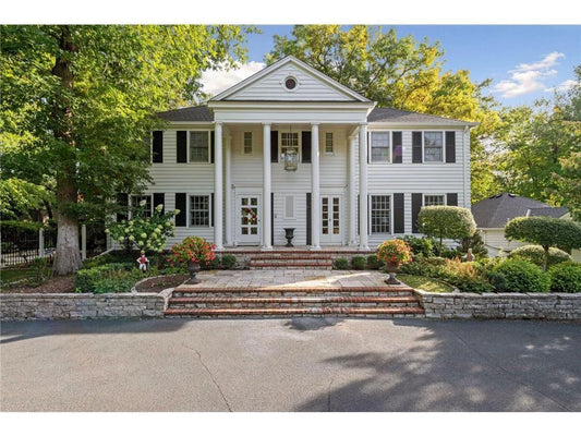 6321 Interlachen Boulevard, Edina, MN 55436