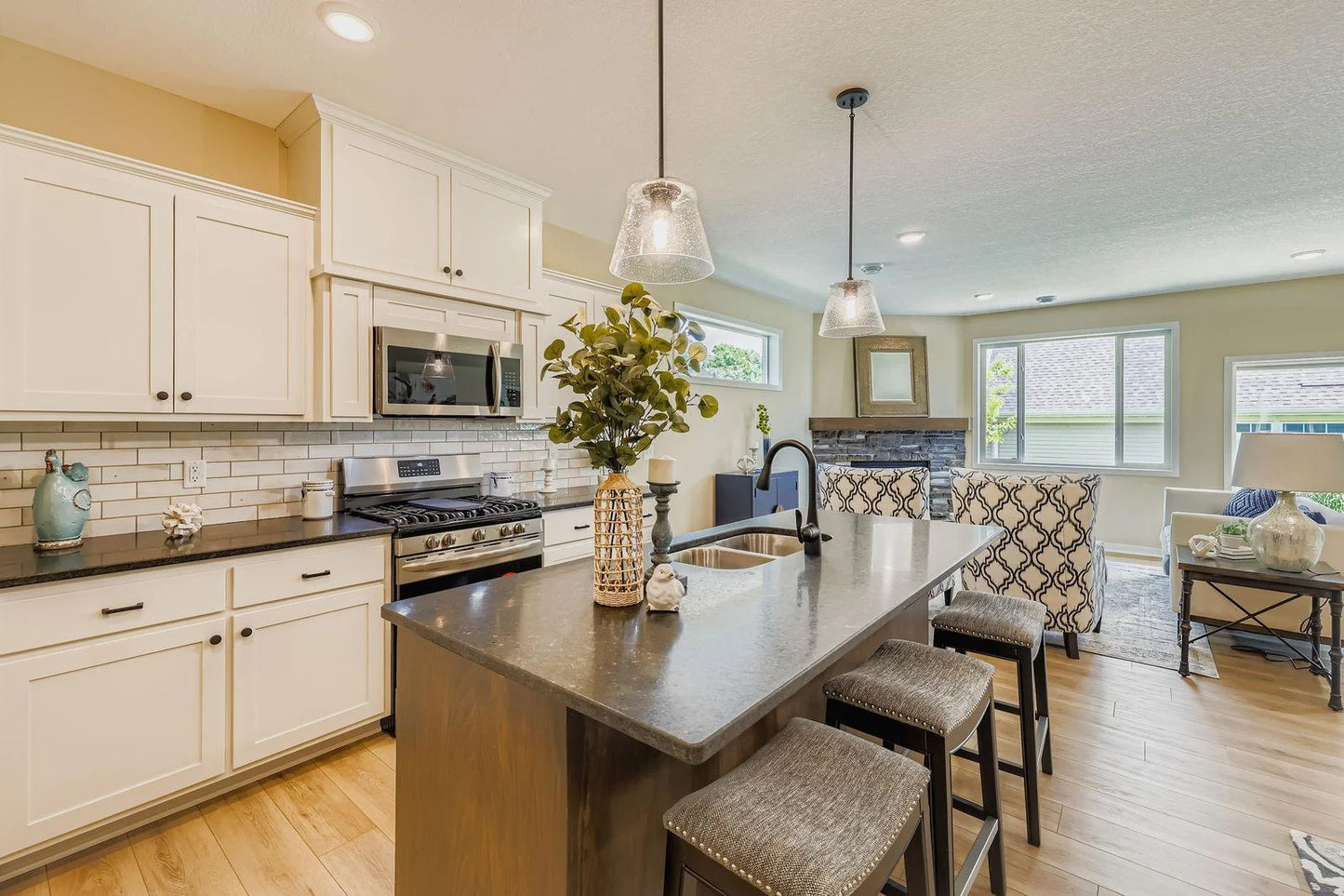 5035 Dale Ridge Road, Woodbury, MN 55129