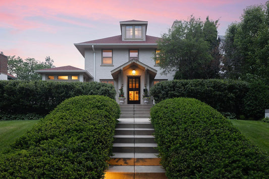 2554 Lake Of The Isles Parkway, Minneapolis, MN 55405