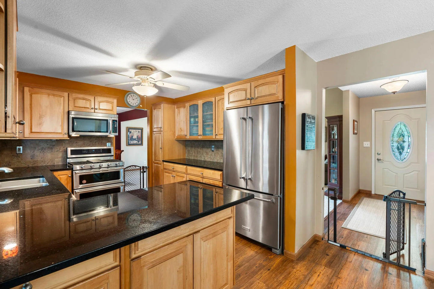 4530 Oak Leaf Drive, Vadnais Heights, MN 55127