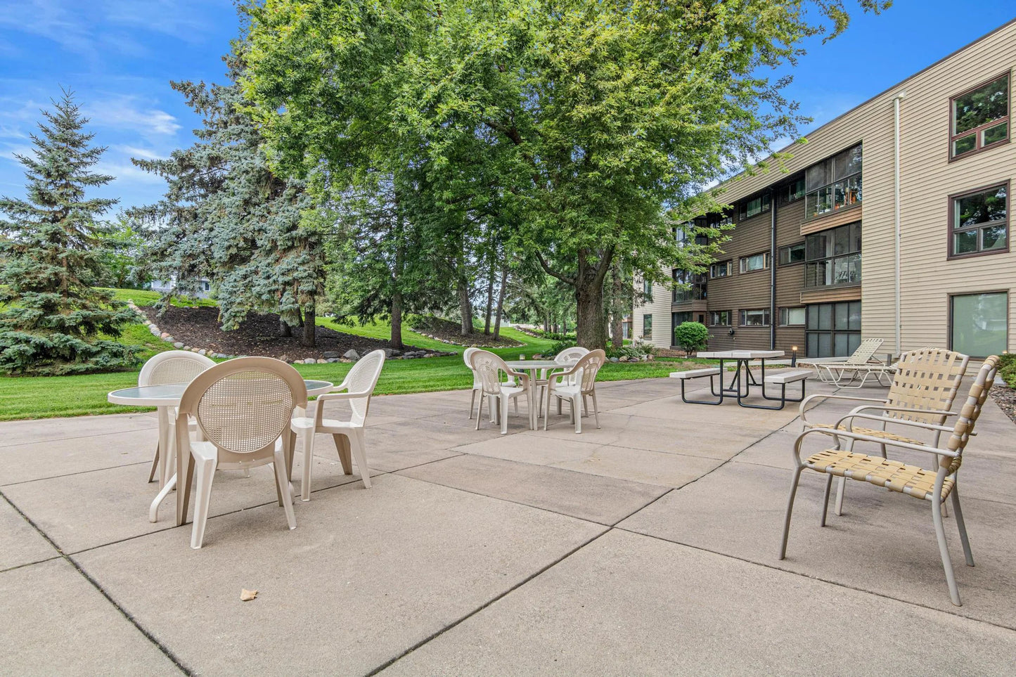 2485 Canabury Drive, Little Canada, MN 55117