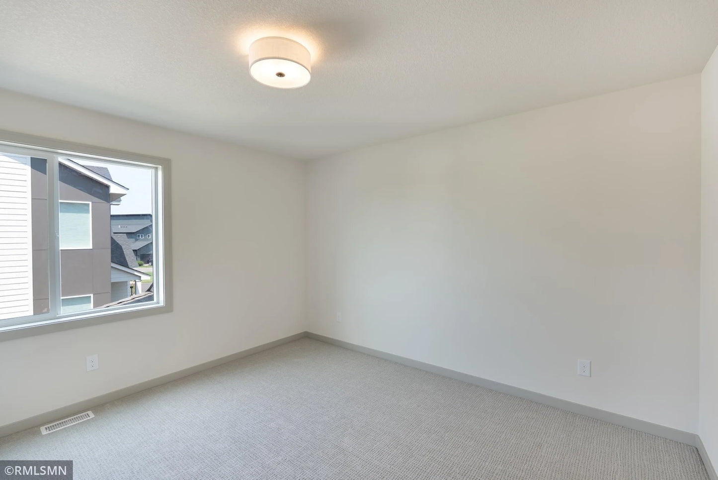 5036 Airlake Draw , Woodbury, MN 55129