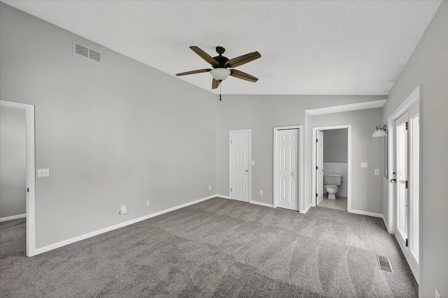 5392 Old Shakopee Circle, Bloomington, MN 55437