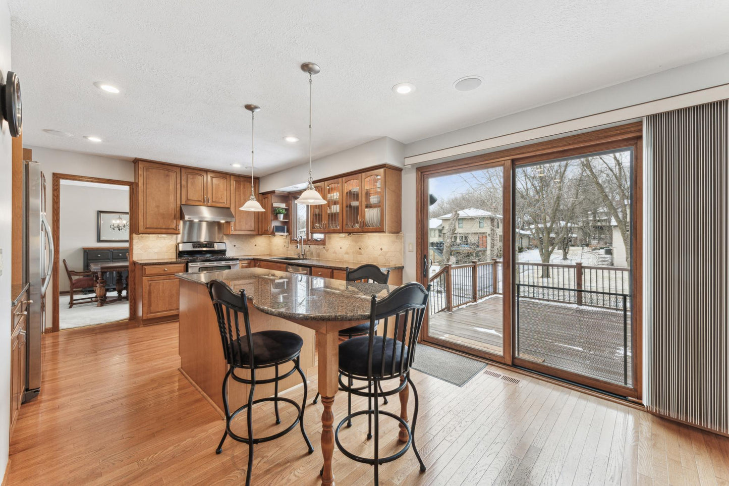 9818 Squire Lane, Eden Prairie, MN 55347