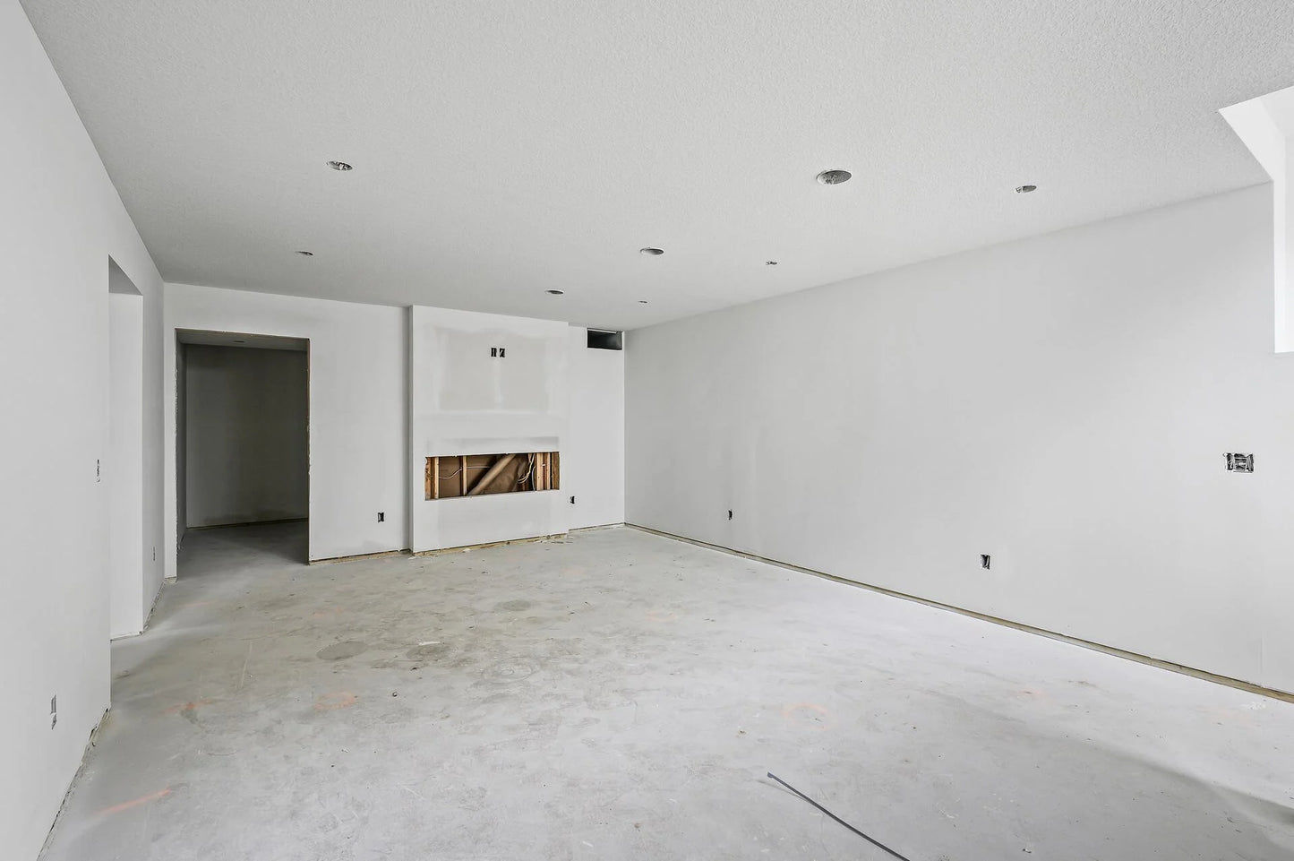 201 Mccarrons Place, Roseville, MN 55113