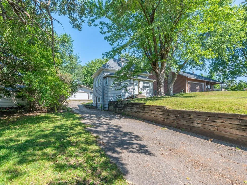 5102 Memorial Trail, Prior Lake, MN 55372