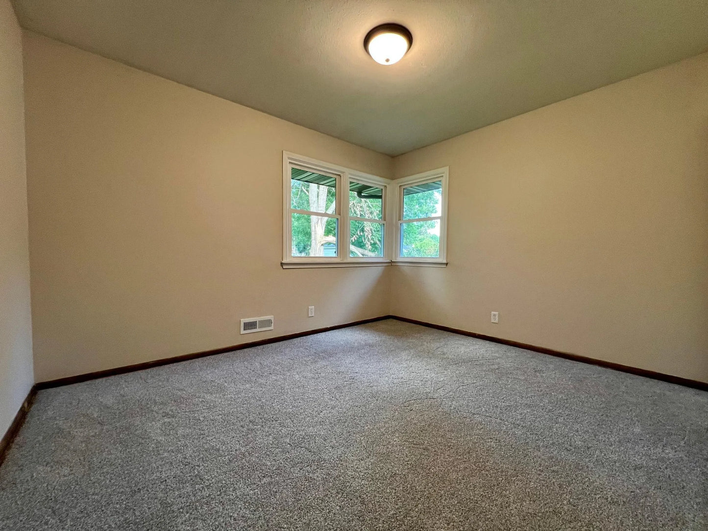 5400 Sailor Lane, Brooklyn Center, MN 55429