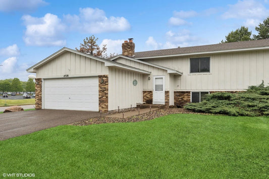 2528 Birchview Lane, Minnetonka, MN 55305