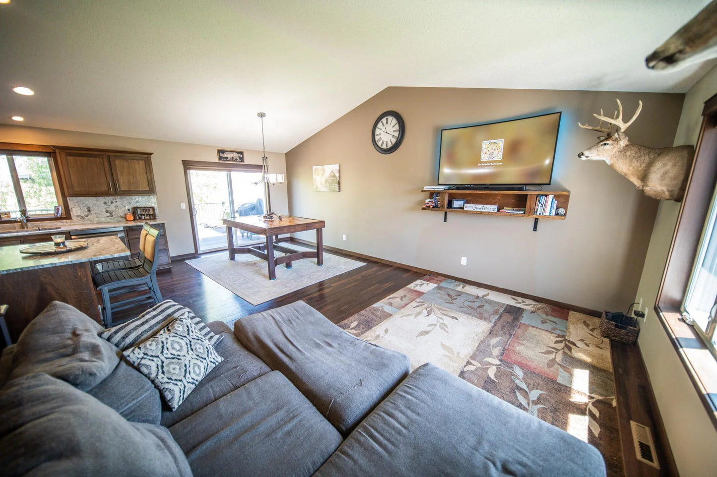 426 Creek Avenue , Delano, MN 55328