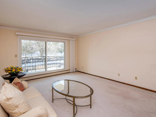 2485 Londin Lane, Maplewood, MN 55119