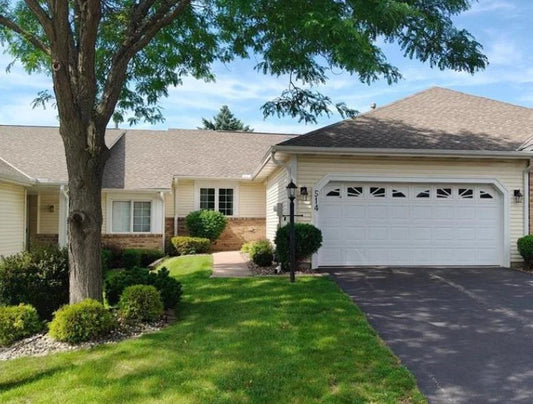 514 Deer Ridge Lane, Maplewood, MN 55119