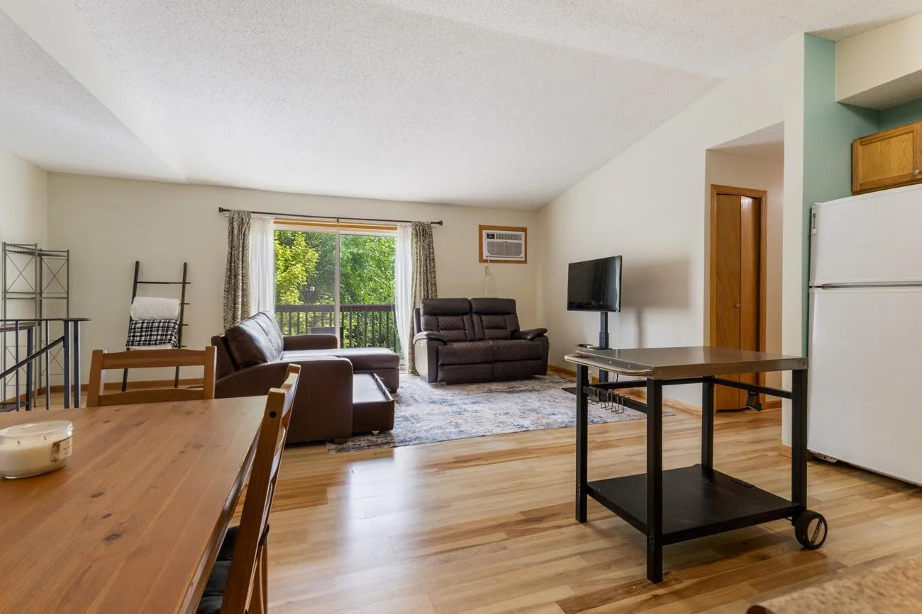 4488 Cinnamon Ridge Trail, Eagan, MN 55122