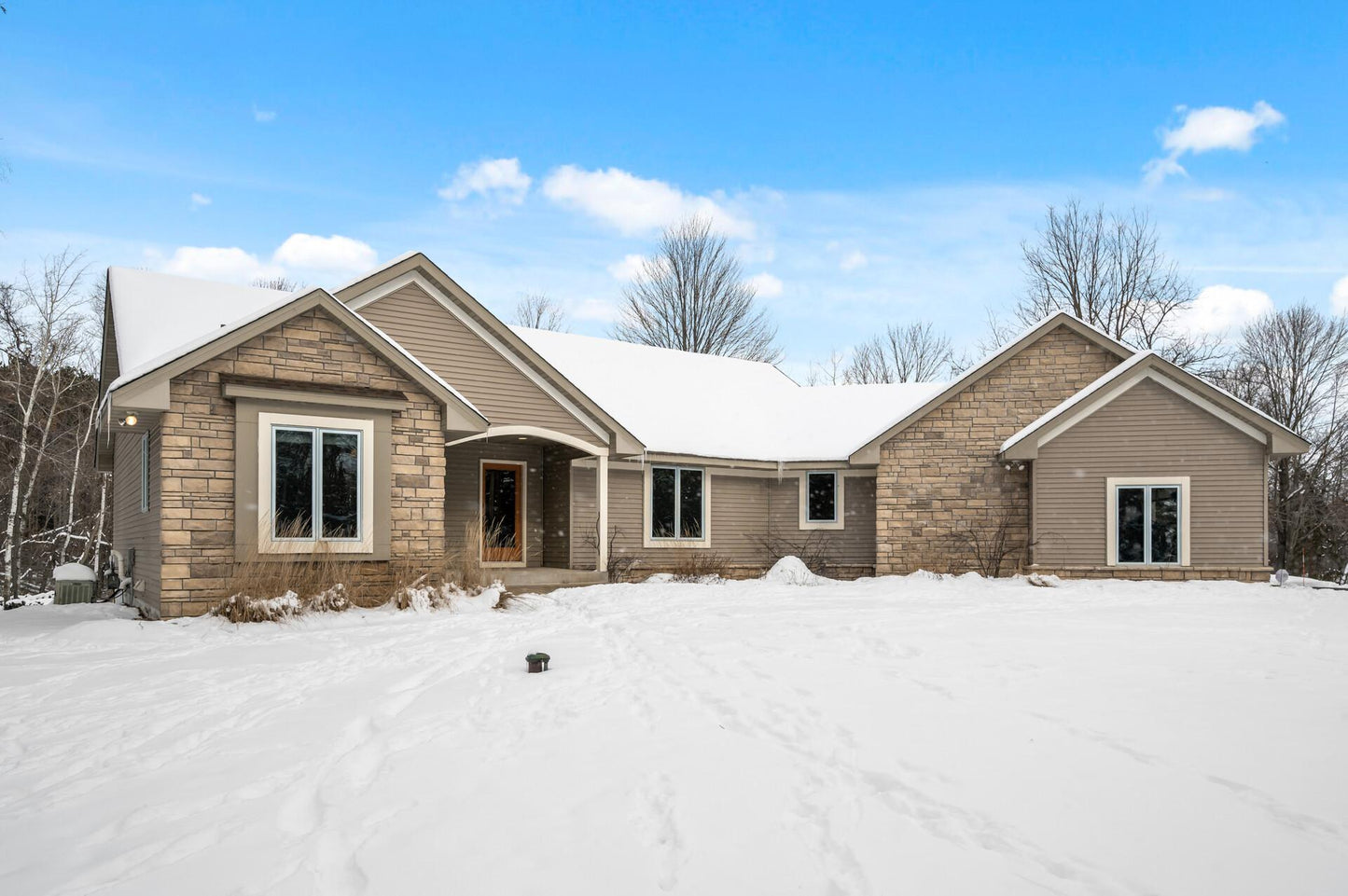 27166 Bayshore Circle, Isanti, MN 55040