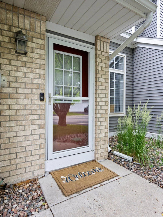 597 Mission Hills Way, Chanhassen, MN 55317