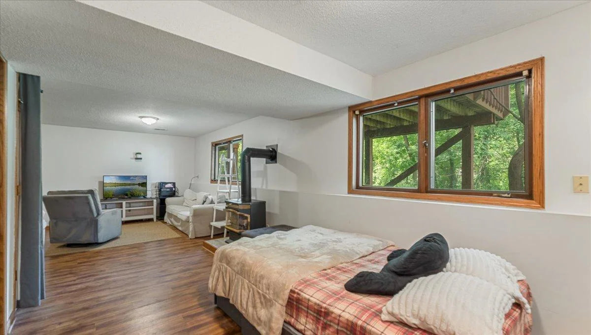 539 Deer Ridge Lane, Maplewood, MN 55119