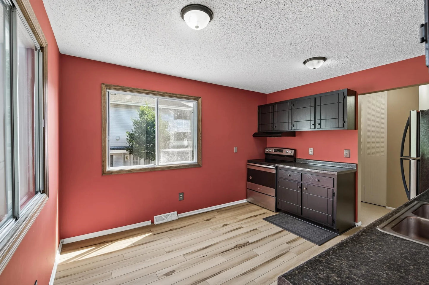 2365 Dorland Lane, Maplewood, MN 55119