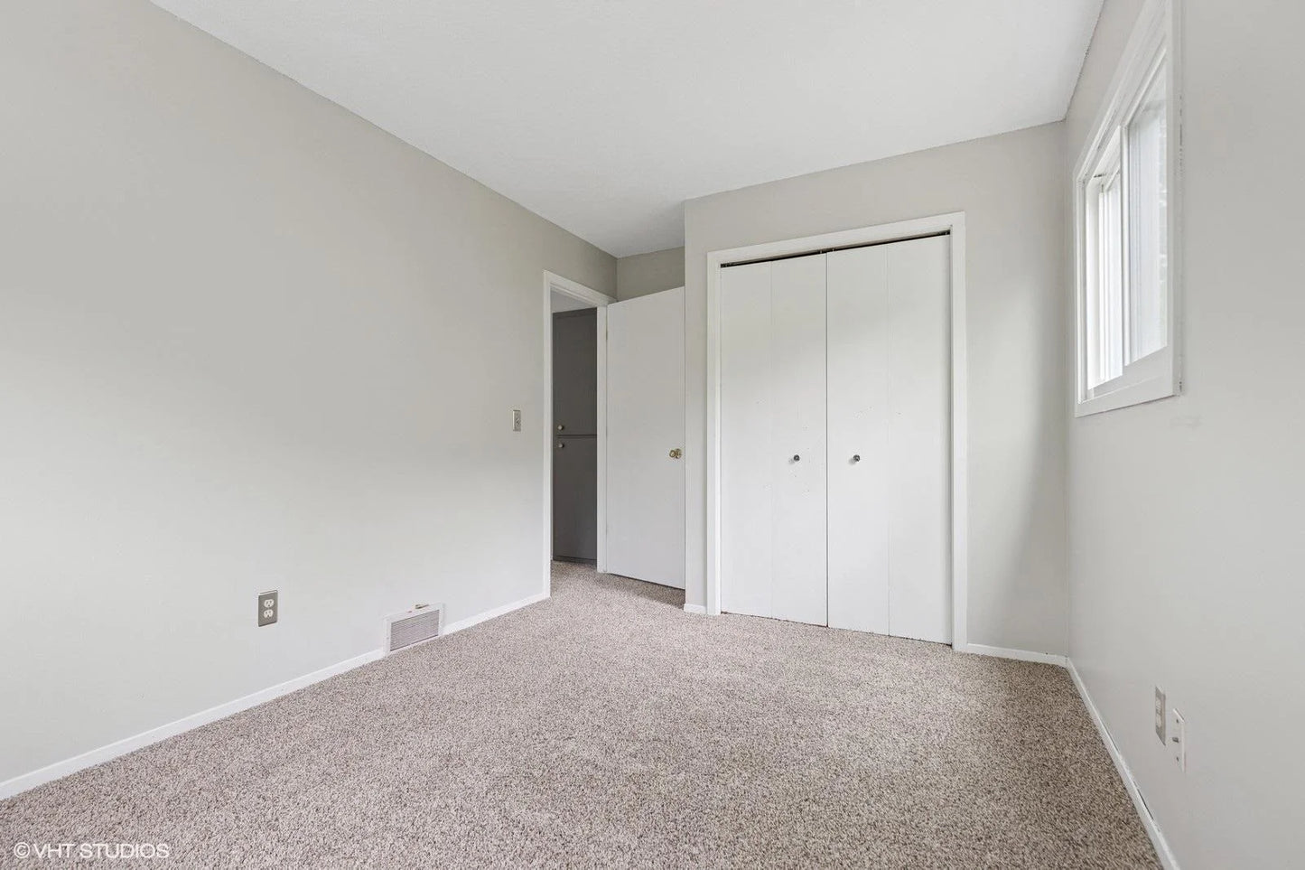 510 Shadyside Circle, Hopkins, MN 55343