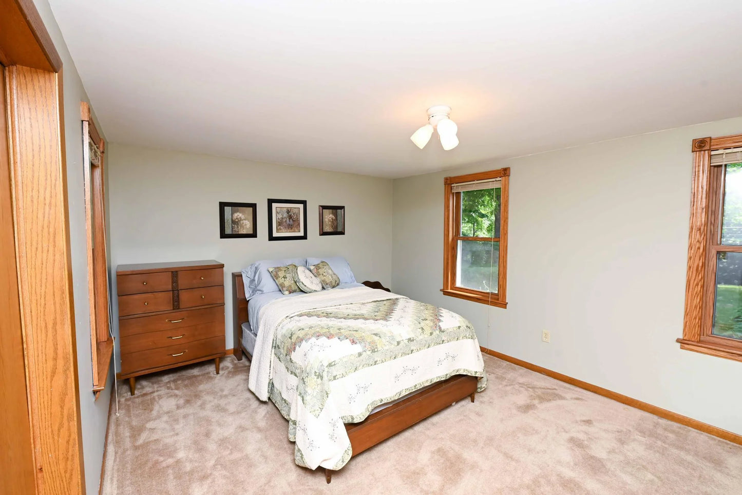 4760 Vine Hill Road, Deephaven, MN 55331