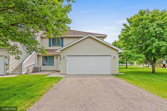 4923 Grenwich Place, Oakdale, MN 55128