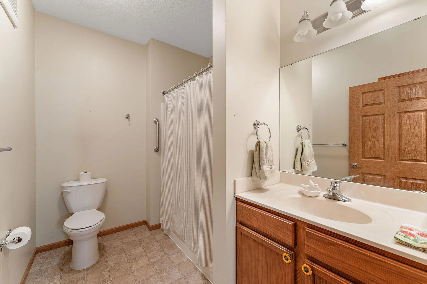 601 LeVander Way, South Saint Paul, MN 55075