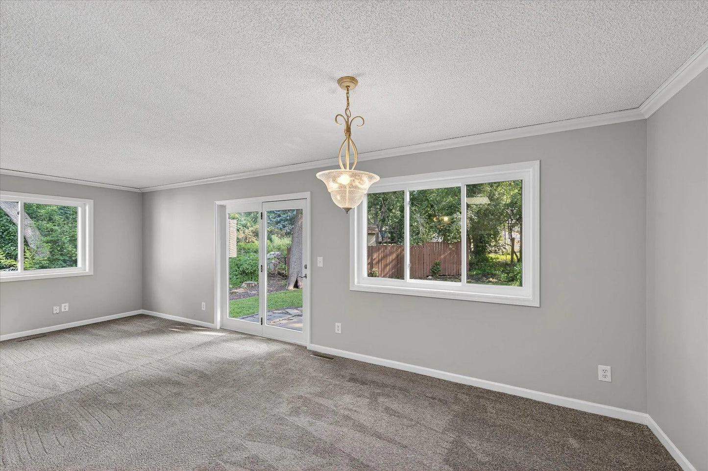 5392 Old Shakopee Circle, Bloomington, MN 55437