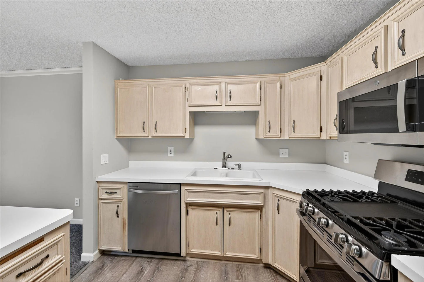 5392 Old Shakopee Circle, Bloomington, MN 55437