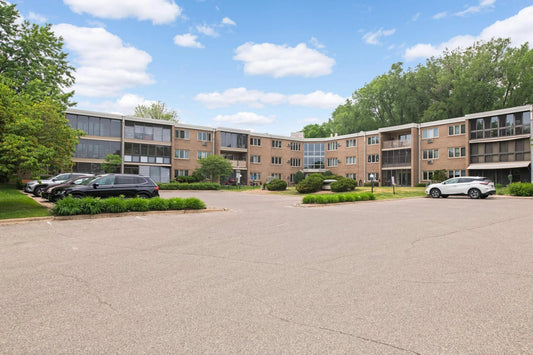4370 Brookside Court, Edina, MN 55436